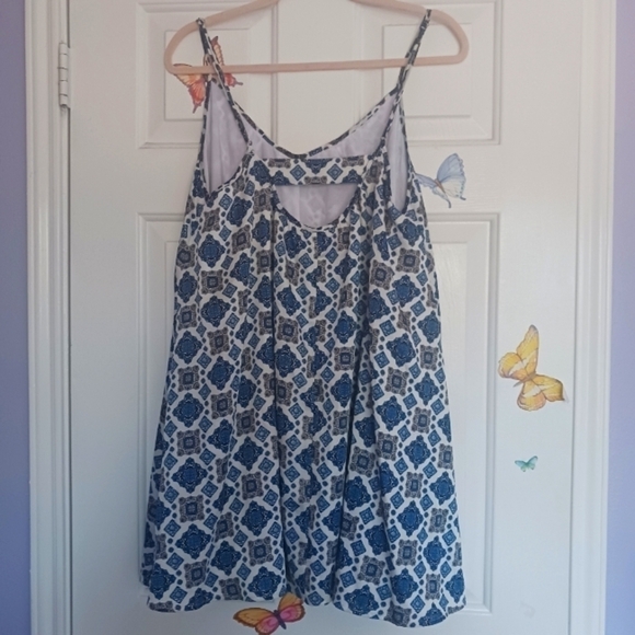 RED Saks Fifth Avenue Key Hole Back Summer Dress - Picture 6 of 6